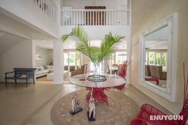 Colorful Golf-front Villa With Private Pool in Exclusive Beach Resort Oda