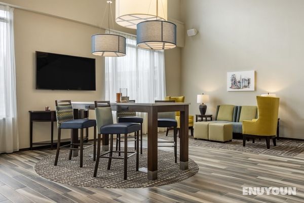 Comfort Inn & Suites Pittsburgh-Northshore Genel