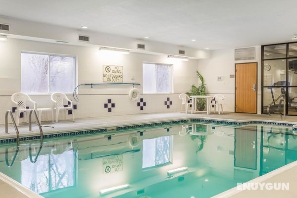 Comfort Inn & Suites Quad Cities - East Moline Genel