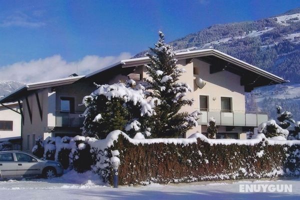 Comfortable Apartment in Aschau im Zillertal Near Ski Area Öne Çıkan Resim