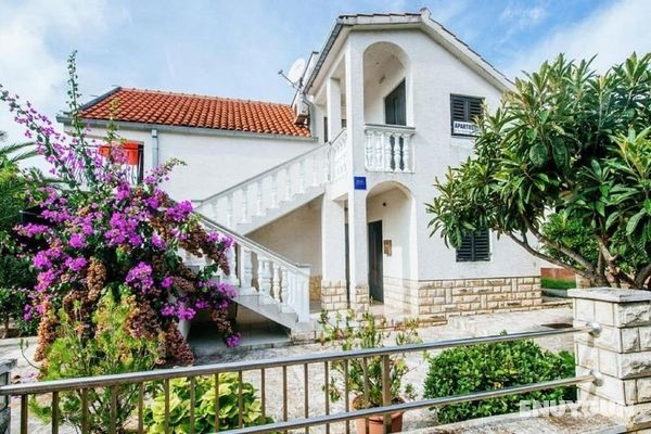 Comfortable Apartment With Balcony in a Quiet Area, Near the Beach Öne Çıkan Resim