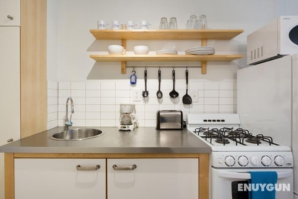 Cool Classic Studio Apartment H - Includes Weekly Cleanings w Linen Change Öne Çıkan Resim