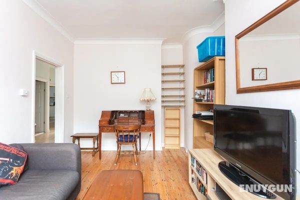 Cosy 2 Bedroom Apartment in Central London With Garden Oda Düzeni