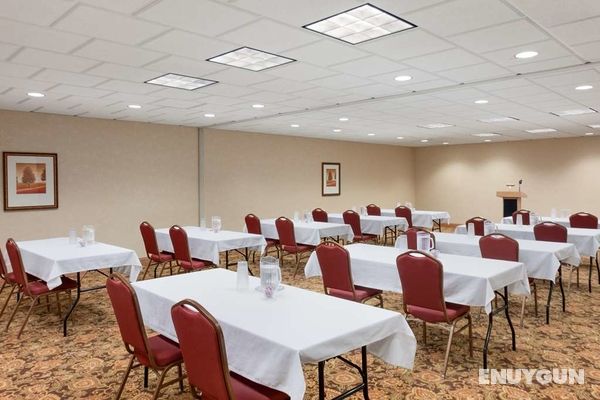 Country Inn & Suites by Radisson, Harrisburg at Un Genel