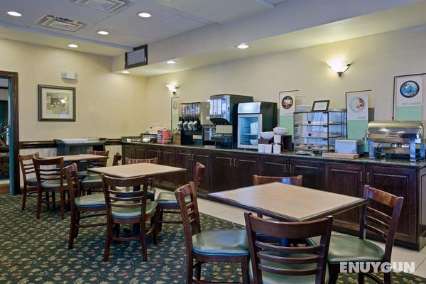 Country Inn & Suites by Radisson, Newport News South, VA Genel