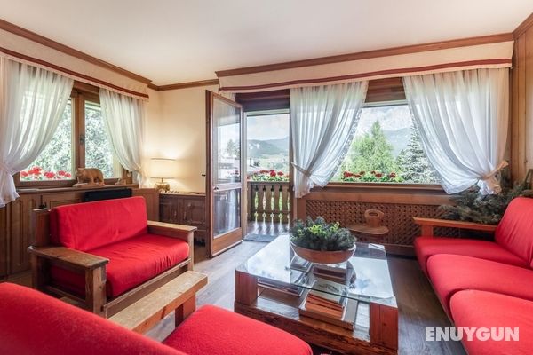 Cozy 3 Bedroom Flat in Cortina - With car Park Öne Çıkan Resim