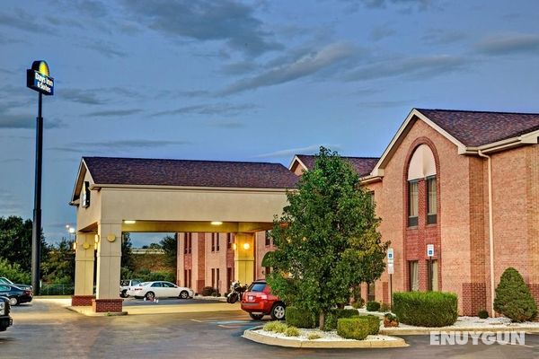 Days Inn & Suites by Wyndham Louisville SW Genel