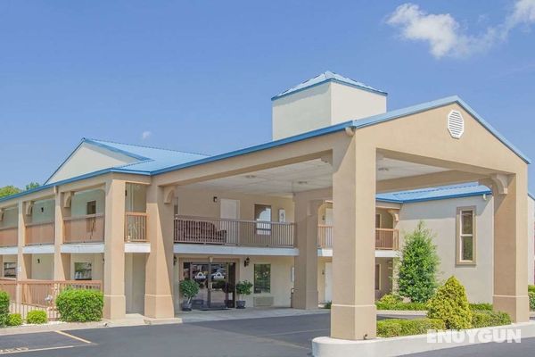 Days Inn & Suites by Wyndham Pine Bluff Genel