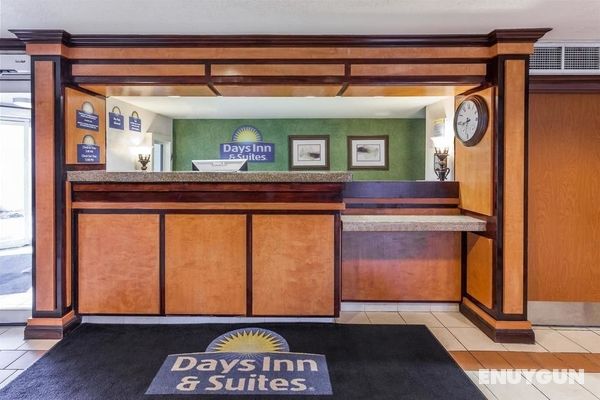 Days Inn & Suites by Wyndham Warren Genel