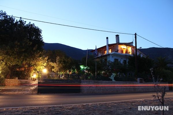 Dimitras House Öne Çıkan Resim