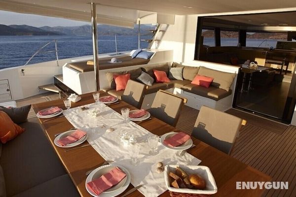 Dream Yacht Charter Private Crewed Yacht Öne Çıkan Resim