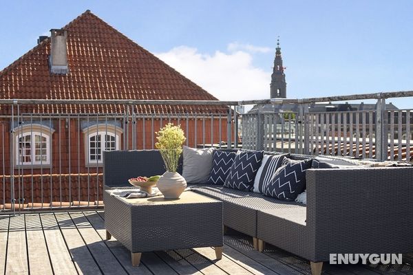 Dreamy Apartment With Terrace and Views Over the City Rooftops All Yours Öne Çıkan Resim
