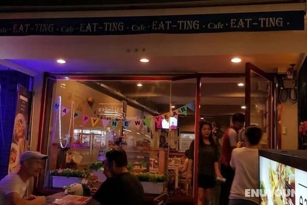 Eat - Ting Cafe and Hostel Genel