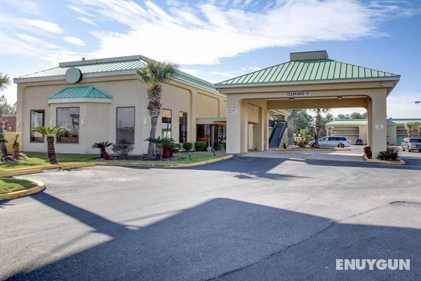 Econo Lodge Inn & Suites Gulfport Genel