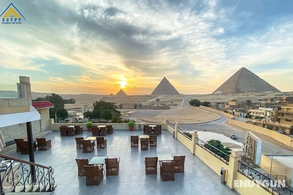 Egypt Pyramids Inn Öne Çıkan Resim