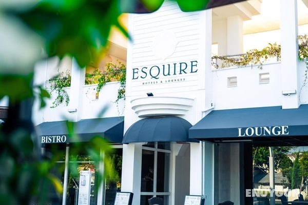 Esquire Hotels - Lounges Genel