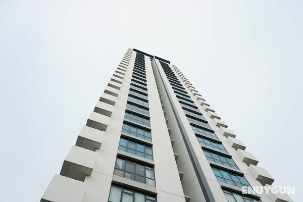 Exclusive 1BR Veranda Residence @ Puri Apartment Öne Çıkan Resim