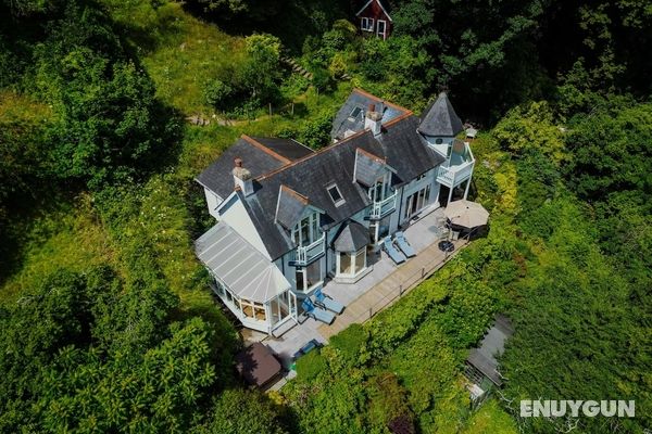 Exclusive Home With the Best Views in Dartmouth Öne Çıkan Resim