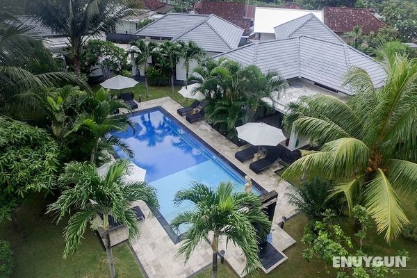 Explore Lombok From Your Villa for 2 Öne Çıkan Resim