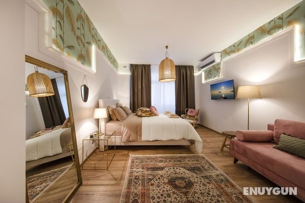 Exquisite apartment in Athens' center by VillaRentalsgr Öne Çıkan Resim