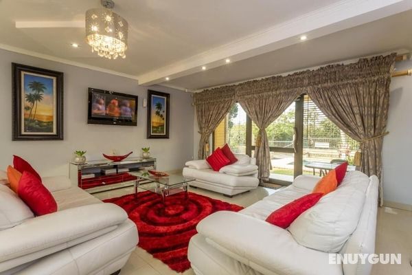 Ezulwini Guest House - Queen Room With Balcony for 2 Guests in Ballito Genel