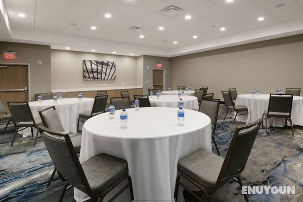 Fairfield INN AND Suites Dallas East Genel