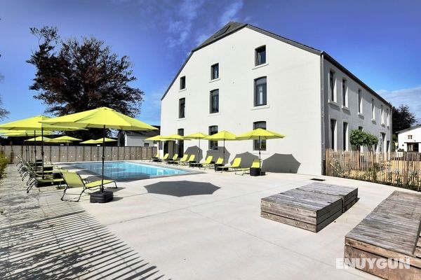 Fancy Holiday Home in Sainte-cecile With Pool House & Indoor Pool Öne Çıkan Resim