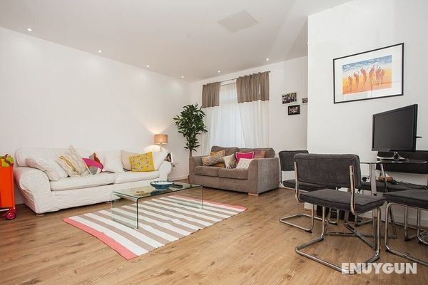 Fantastic Modern 2 Bedroom Flat in Lambeth Öne Çıkan Resim