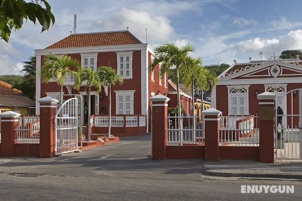 First Curacao Hostel Genel