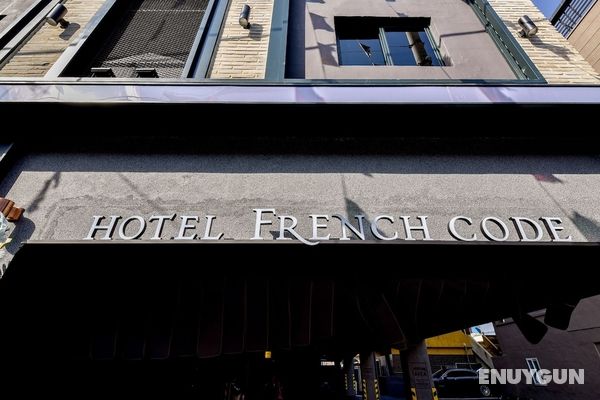 French Code Hotel Öne Çıkan Resim