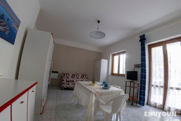 Furnished Open-space Apartment Near the sea and Commercial Points Dış Mekan