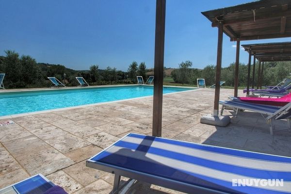 Gorgeous Cottage in Asciano With Swimming Pool Öne Çıkan Resim