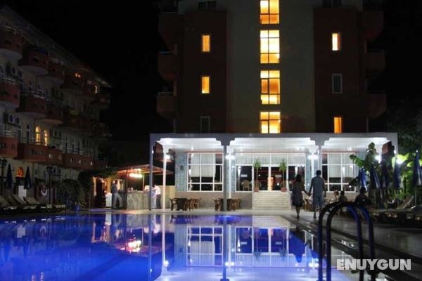 Grand Derin Hotel Havuz