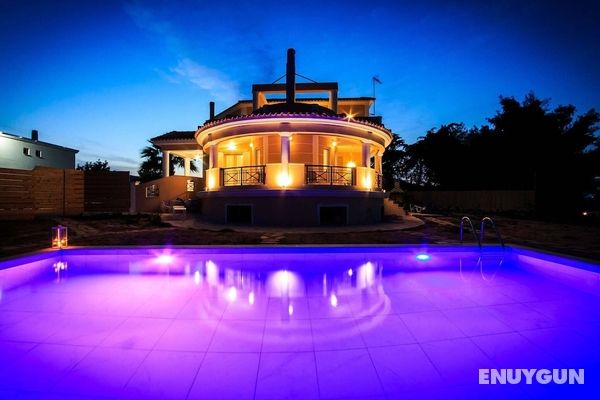 Grand Villa on top of a Hill With Endless bay Views, Private Pool, South Coast Öne Çıkan Resim