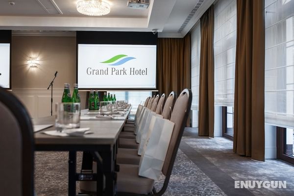 Grand Park Hotel Genel