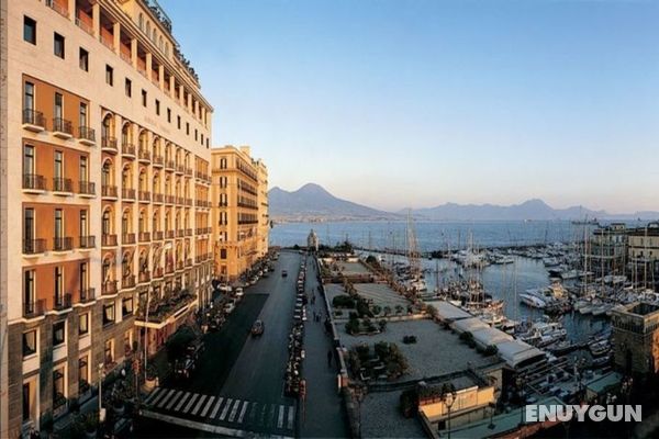 Grand Hotel Vesuvio Naples Genel