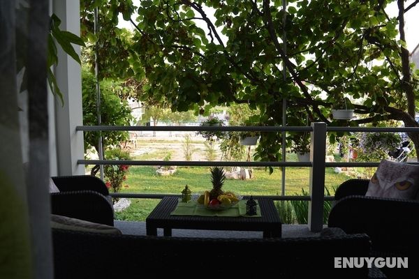 Green-beautiful Modern Apt. With Balcony & Garden Öne Çıkan Resim