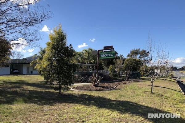 Green Door Motel Öne Çıkan Resim