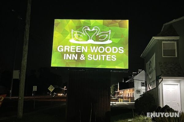 Greenwoods Inn & Suites Dış Mekan