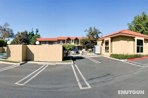 GuestHouse Inn & Suites Upland Genel