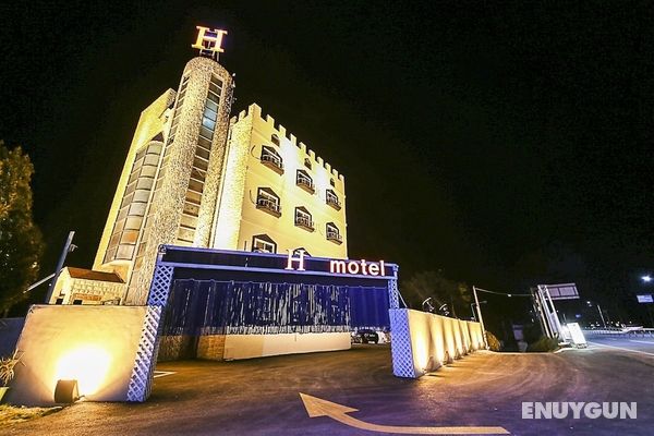H motel Öne Çıkan Resim