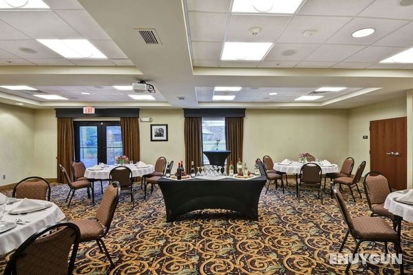 Hampton Inn and Suites New Hartford/Utica Genel