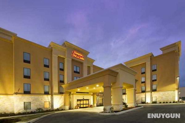 Hampton Inn and Suites Selma-San Antonio/Randolph Genel