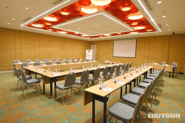 HARRIS Hotel & Conventions Denpasar - Bali - CHSE Certified Genel