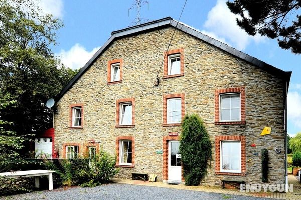 Holiday Home in La Roche en Ardennes With Garden Öne Çıkan Resim