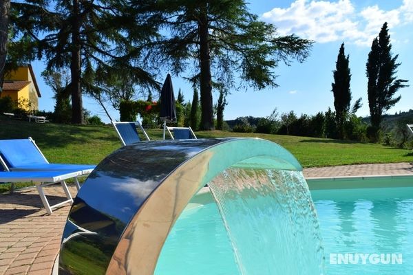 Holiday Home in Vinci With Swimming Pool,garden,bbq, Heating Öne Çıkan Resim