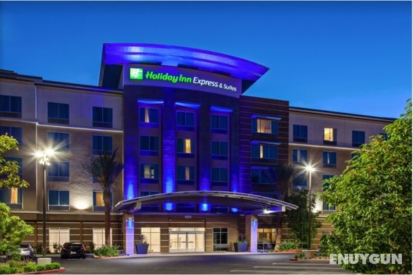 Holiday Inn Express and Suites Anaheim Resort Area Genel