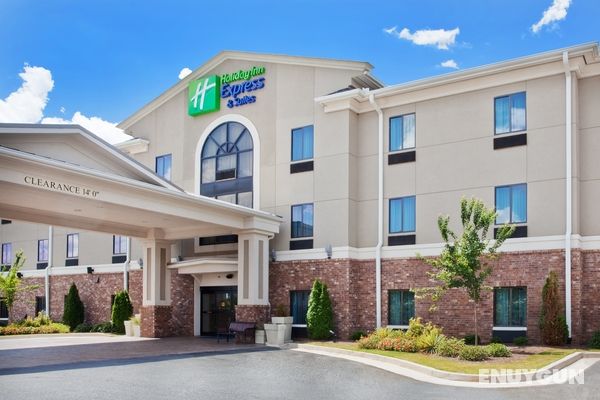 Holiday Inn Express and Suites Atlanta NW Powder S Genel