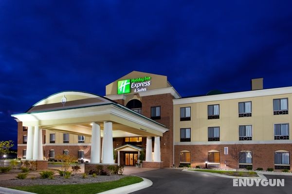 Holiday Inn Express and Suites Bay City Genel