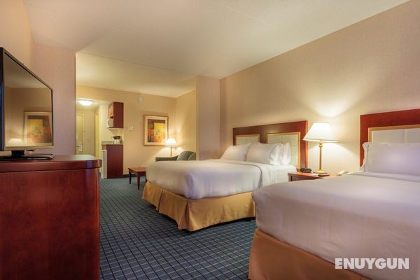 Holiday Inn Express and Suites Belleville Genel
